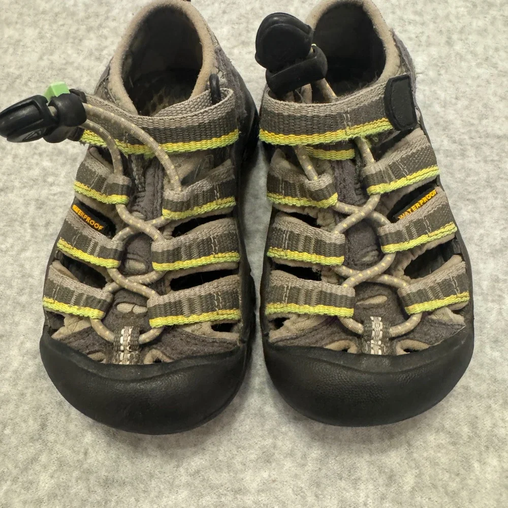 Keen Kids Newport H2 Waterproof Sandals Gray Lime Green Hiking Shoes Size 10/11